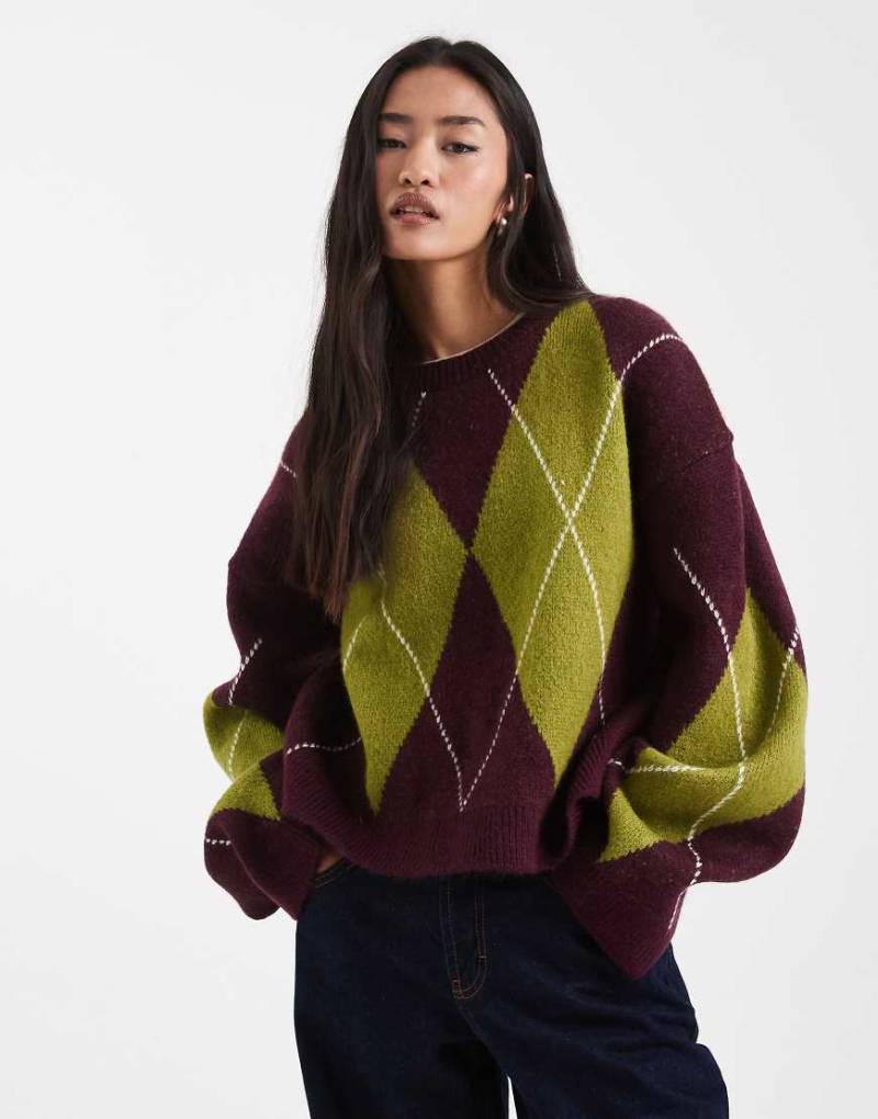 ASOS DESIGN - Flauschiger Strickpullover in Braun mit Argyle-Muster-Rot von ASOS DESIGN