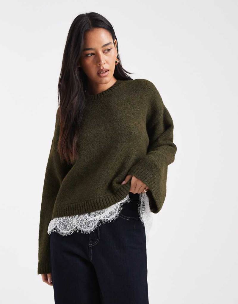 ASOS DESIGN - Flauschiger Strickpullover in Khaki mit weiten Ärmeln und Spitzensaum-Marineblau von ASOS DESIGN