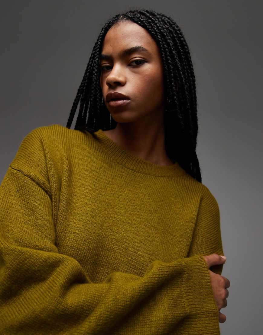 ASOS DESIGN - Flauschiger Strickpullover in Olivgrün mit weiten Ärmeln von ASOS DESIGN