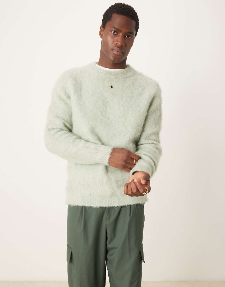 ASOS DESIGN - Flauschiger Strickpullover in Salbeigrün von ASOS DESIGN