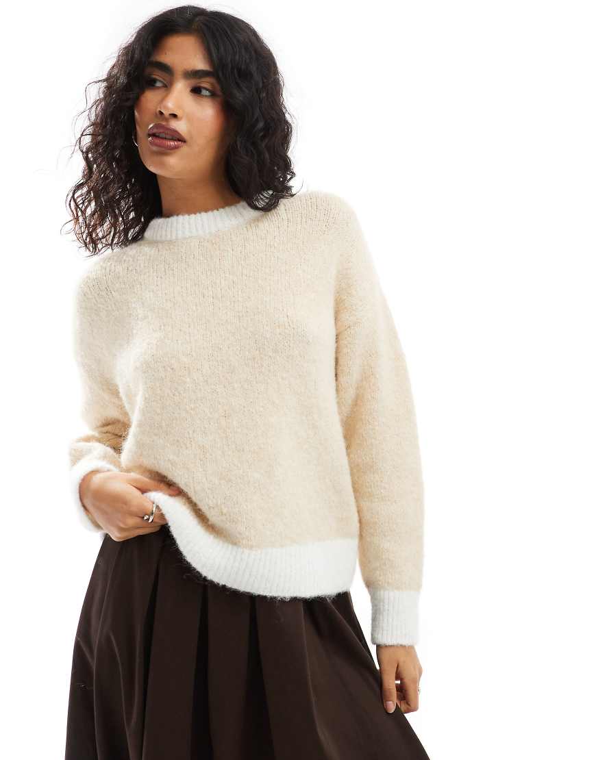ASOS DESIGN - Flauschiger Wollmix-Strickpullover in Buttermilchgelb mit ecrufarbenen Kontrastdetails ASOS DESIGN - Flauschiger Wollmix-Strickpullover in Buttermilchgelb mit ecrufarbenen Kontrastdetails von ASOS DESIGN