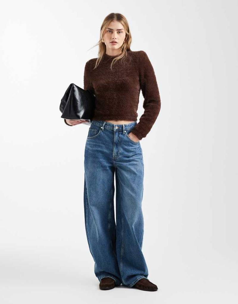 ASOS DESIGN - Flauschiges Oberteil in Schokobraun-Brown von ASOS DESIGN