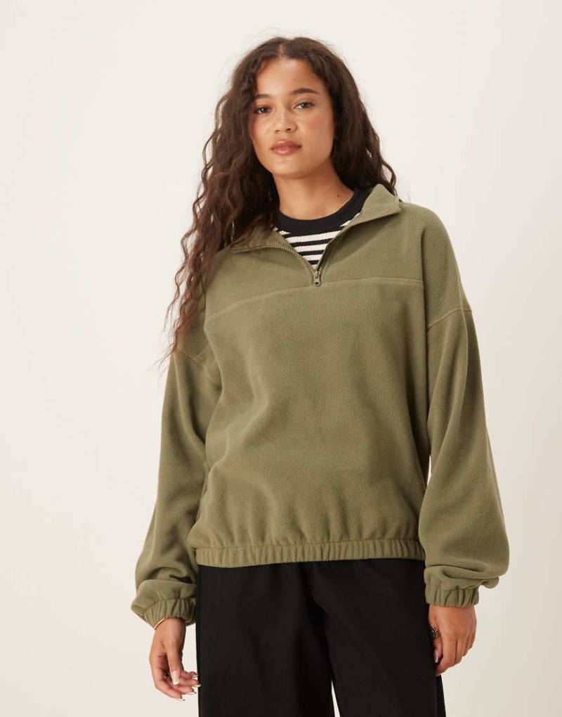 ASOS DESIGN - Fleecepullover in Khaki mit kurzem Reißverschluss-Grün von ASOS DESIGN