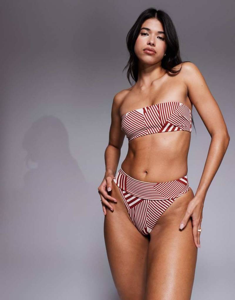 ASOS DESIGN - Florence - Bikinihose aus hochwertigem Stoff in burgunderrot gestreift mit hohem Beinausschnitt und tiefem Bund-Bunt von ASOS DESIGN