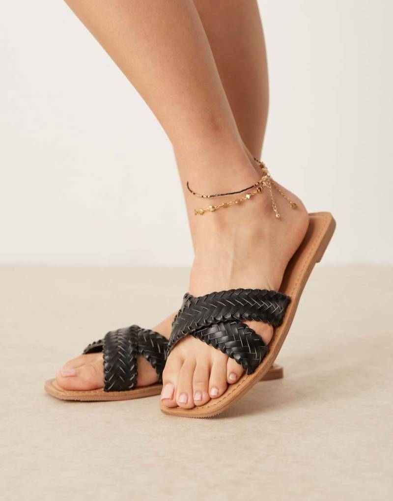ASOS DESIGN - Flossie - Flache gewebte Sandalen in Schwarz von ASOS DESIGN
