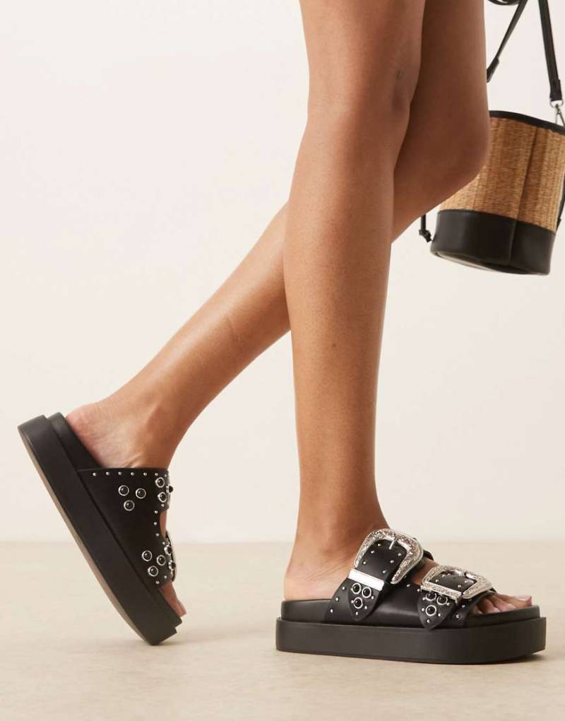 ASOS DESIGN - Forward - Klobige Sandalen in Schwarz im Western-Stil mit Fußbett und Schnallen von ASOS DESIGN