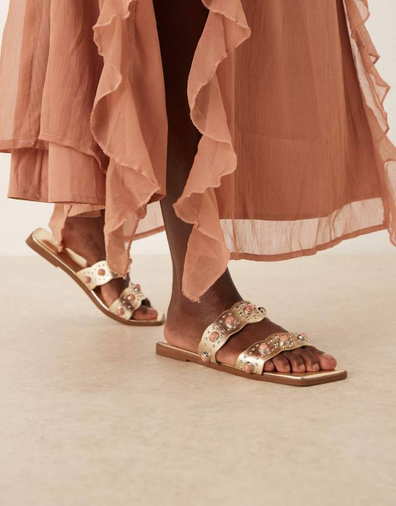 ASOS DESIGN - Found - Flache Mules in Gold-Optik mit Schmucksteinen-Goldfarben von ASOS DESIGN
