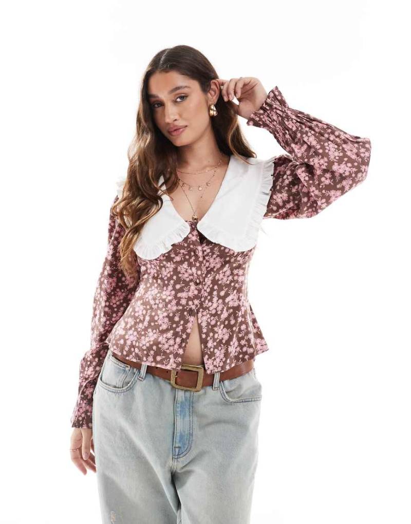 ASOS DESIGN - Freizeitbluse mit Blumenmuster und kontrastierendem Kragen-Bunt von ASOS DESIGN