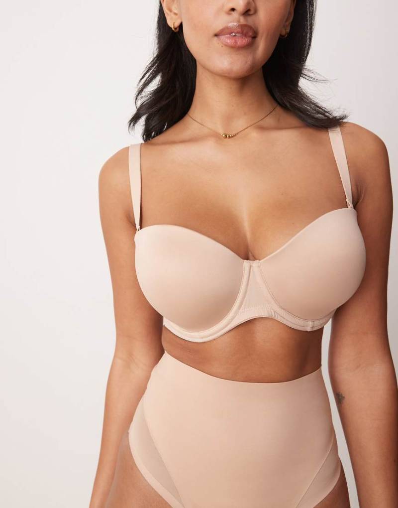 ASOS DESIGN - Fuller Bust - Geformter BH in Beige mit abnehmbaren Multiway-Trägern-Neutral von ASOS DESIGN