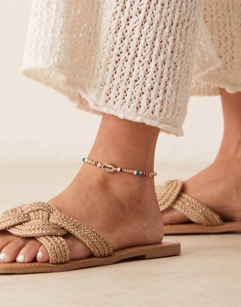 ASOS DESIGN - Fußkettchen in Goldoptik mit verschiedenen Perlen-Goldfarben von ASOS DESIGN