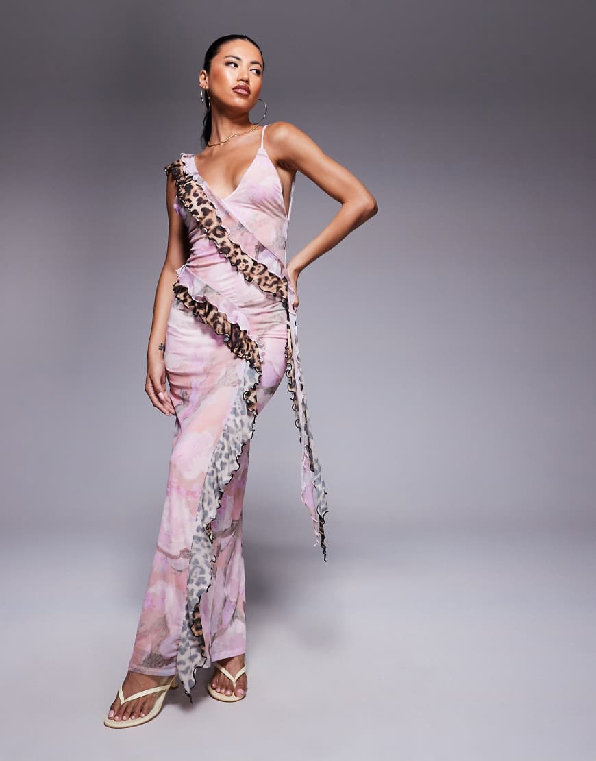 ASOS DESIGN - Geblümtes Maxikleid aus Netzstoff mit schmalen Trägern und Rüschen mit Animal-Print-Bunt von ASOS DESIGN