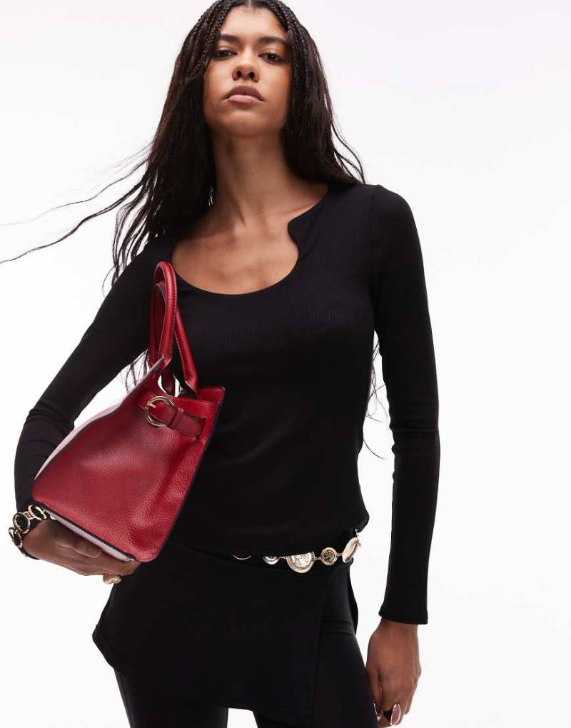 ASOS DESIGN - Geformtes, geripptes Longsleeve in Schwarz mit Cut-away von ASOS DESIGN