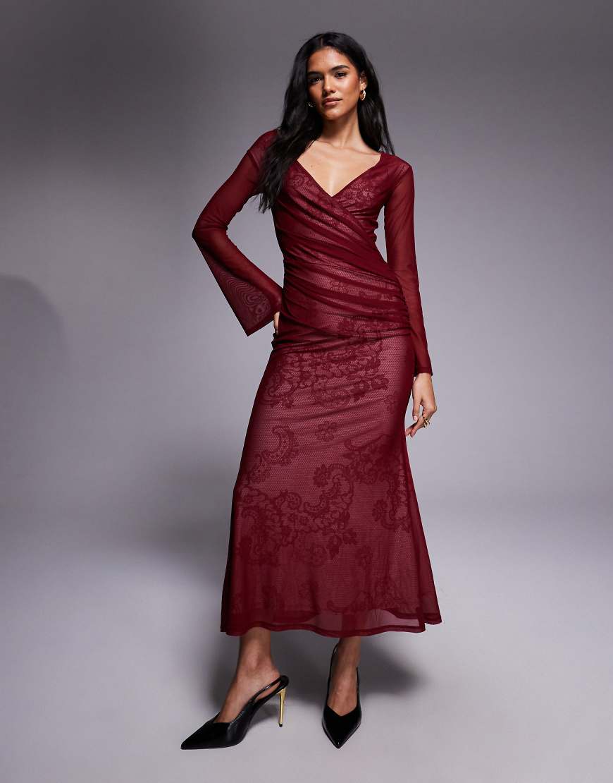 ASOS DESIGN - Gefüttertes Maxikleid aus gemusterter Spitze mit Wickelausschnitt und langen Ärmeln-Bunt von ASOS DESIGN