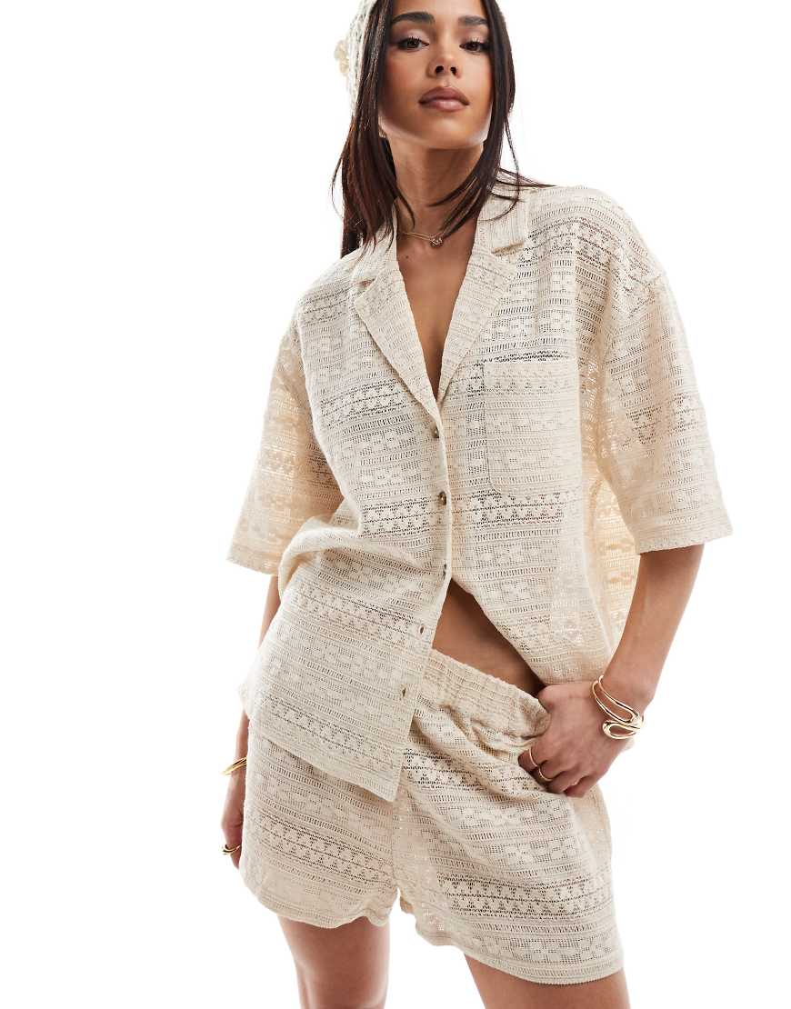 ASOS DESIGN - Gehäkeltes Hemd in Cremeweiß mit Reverskragen, Kombiteil von ASOS DESIGN