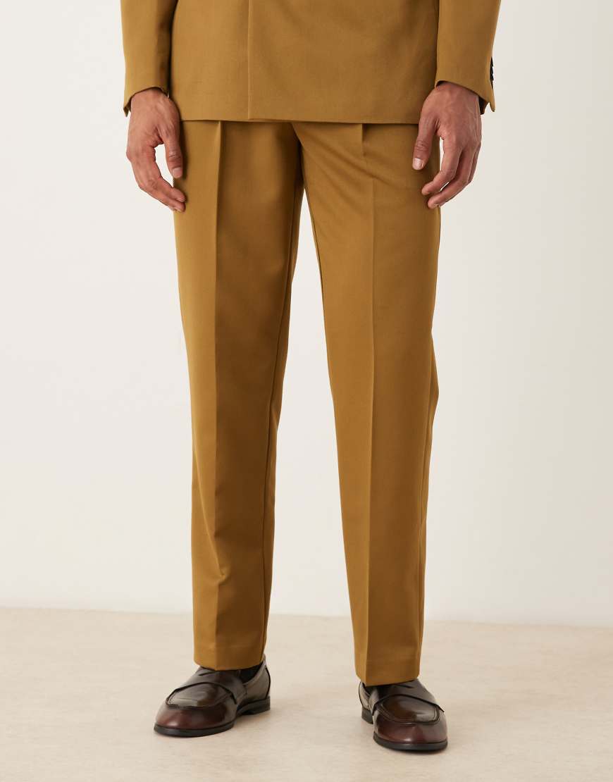 ASOS DESIGN - Gerade geschnittene Anzughose aus Twill in Kamelbraun-Neutral von ASOS DESIGN