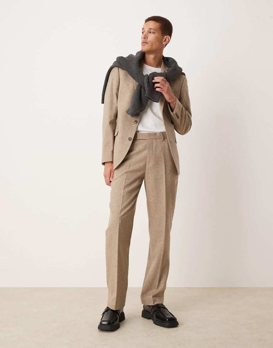 ASOS DESIGN - Gerade geschnittene Anzughose in Stein mit Wollanteil-Braun ASOS DESIGN - Gerade geschnittene Anzughose in Stein mit Wollanteil-Braun von ASOS DESIGN