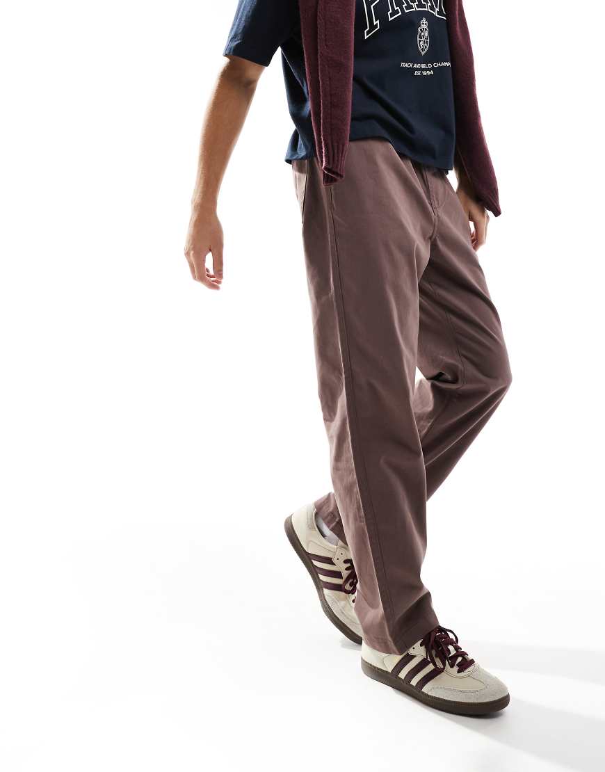 ASOS DESIGN - Gerade geschnittene Chinohose in Braun mit elastischem Bund ASOS DESIGN - Gerade geschnittene Chinohose in Braun mit elastischem Bund von ASOS DESIGN