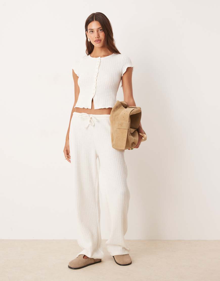 ASOS DESIGN - Gerade geschnittene Hose aus Häkelstoff in Cremeweiß mit Kordelzugbund, Kombiteil von ASOS DESIGN