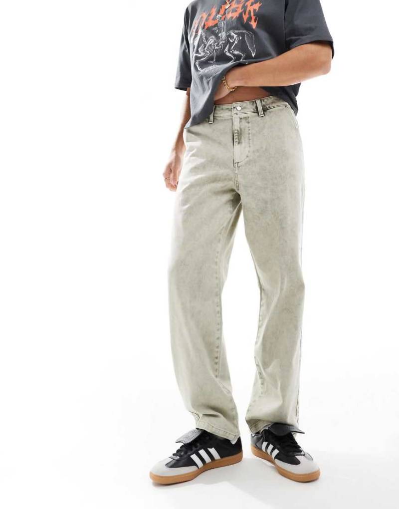 ASOS DESIGN - Gerade geschnittene Hose in hellgrauer Waschung von ASOS DESIGN