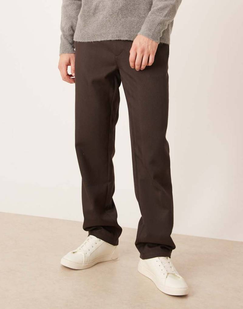 ASOS DESIGN - Gerade geschnittene Hose mit Bindegürtel und Fischgrätmuster in brauner Wolloptik-Brown von ASOS DESIGN