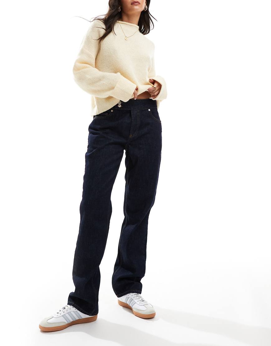 ASOS DESIGN - Gerade geschnittene Jeans in Indigoblau mit geknöpfter Taille im 90er-Stil ASOS DESIGN - Gerade geschnittene Jeans in Indigoblau mit geknöpfter Taille im 90er-Stil von ASOS DESIGN