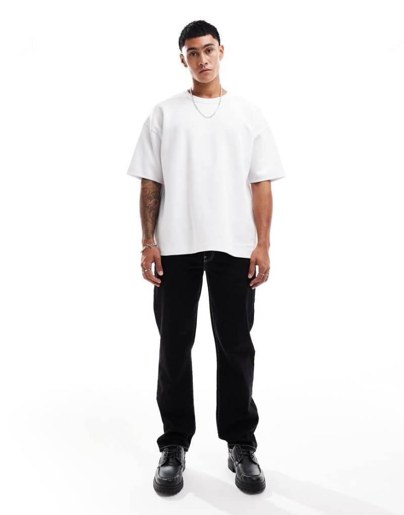 ASOS DESIGN - Gerade geschnittene Jeans in Schwarz mit Rinse-Waschung von ASOS DESIGN