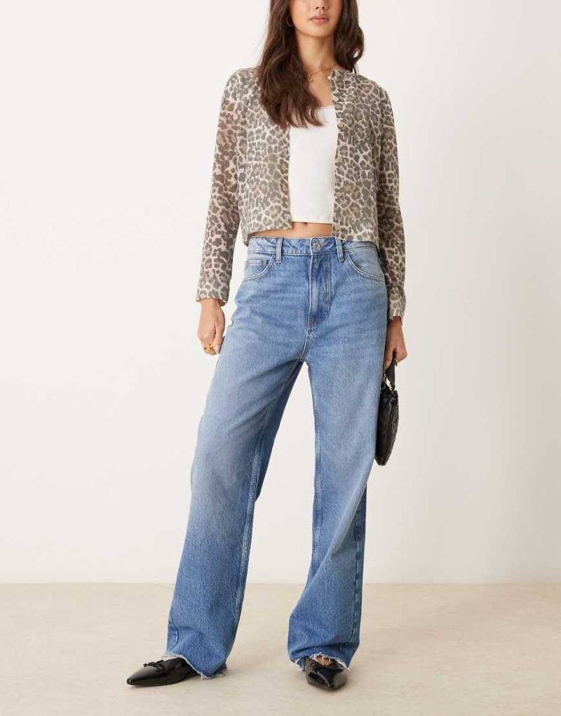 ASOS DESIGN - Gerade geschnittene Jeans in mittlerer Vintage-Waschung mit 90er-Schnitt-Blau von ASOS DESIGN