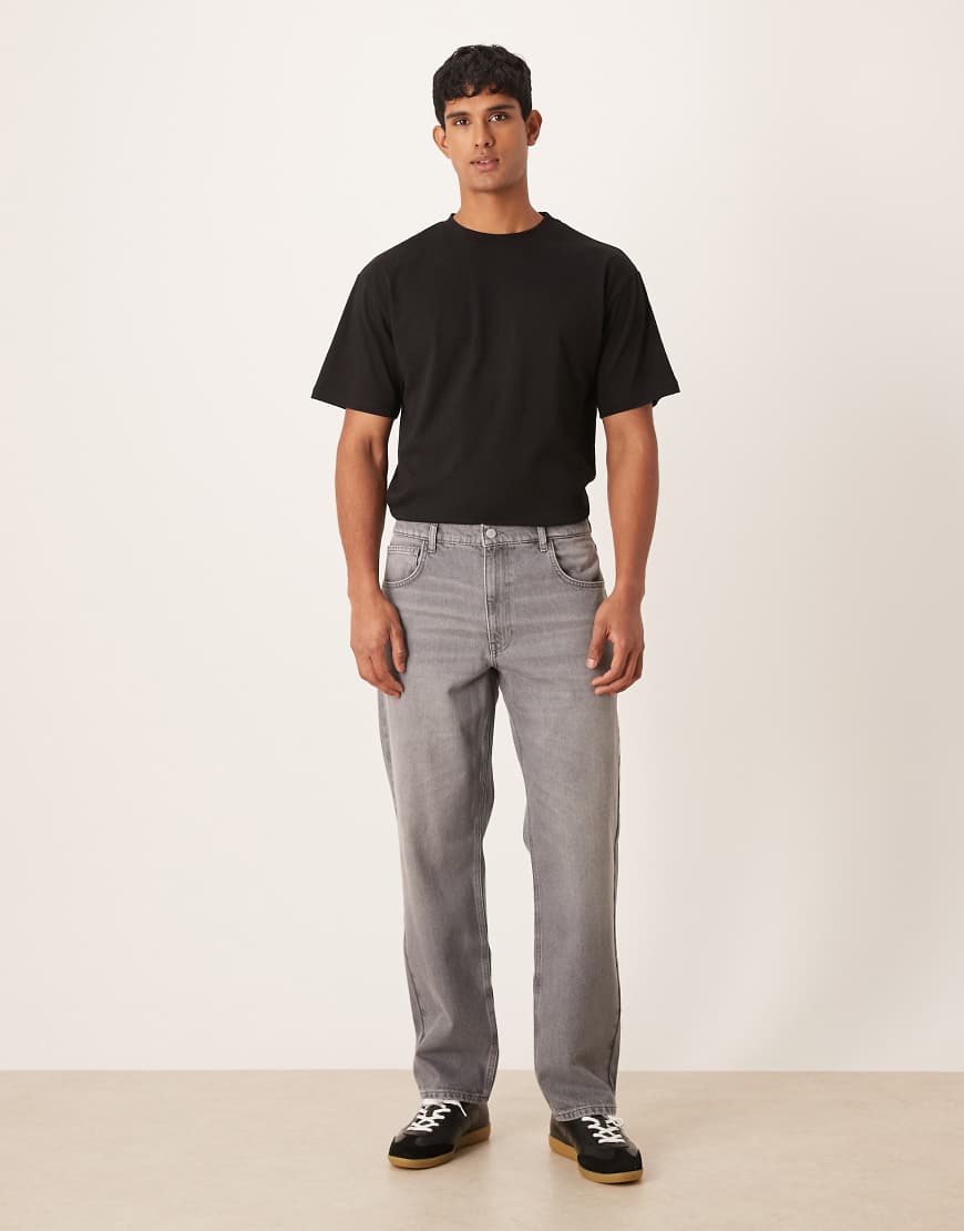 ASOS DESIGN - Gerade geschnittene Jeans in verwaschenem Grau von ASOS DESIGN