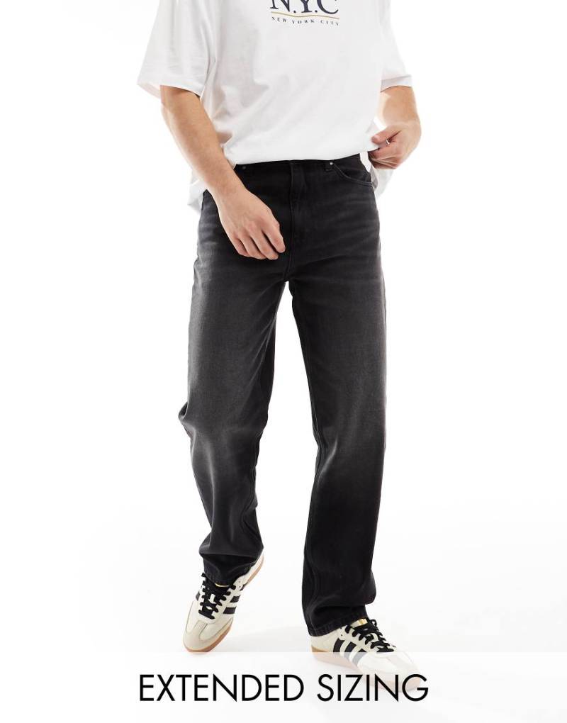 ASOS DESIGN - Gerade geschnittene Jeans in verwaschenem Schwarz mit leichter Tönung von ASOS DESIGN