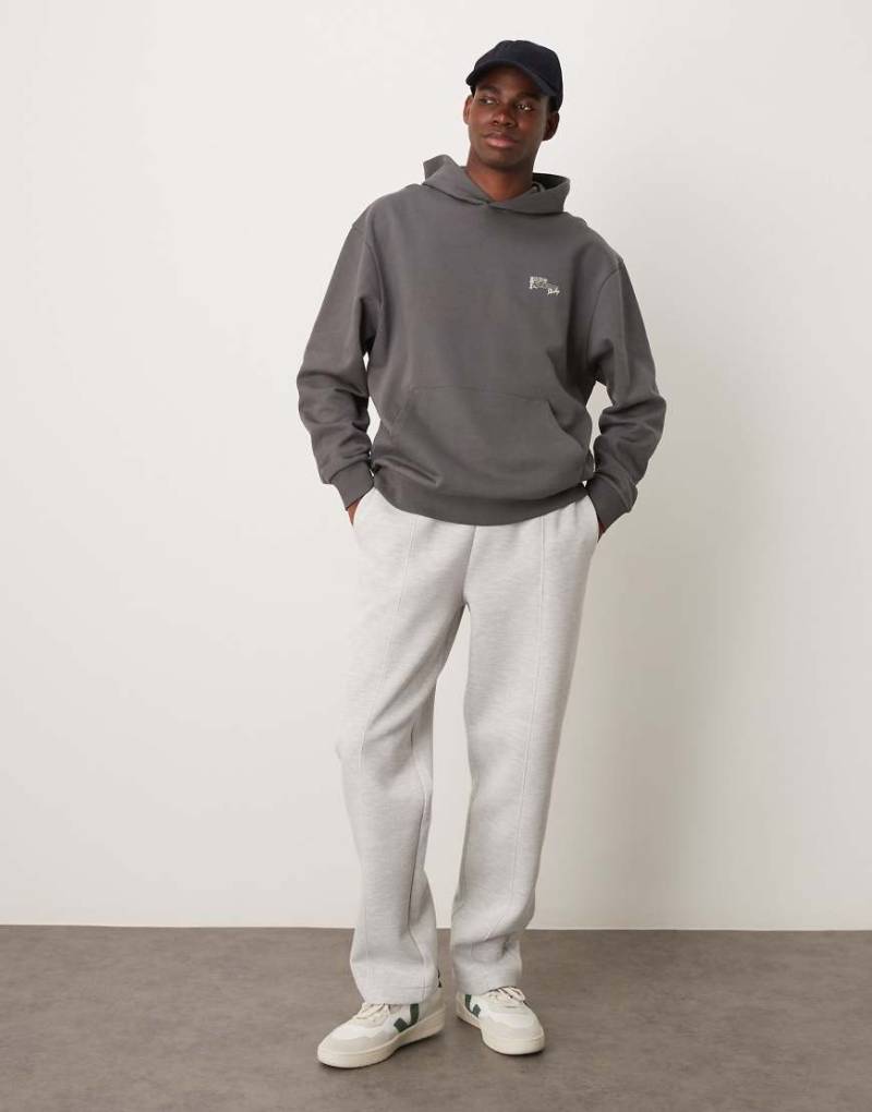 ASOS DESIGN - Gerade geschnittene Jogginghose aus schwerem, neoprenartigem Stoff in Grau meliert mit Biesen von ASOS DESIGN