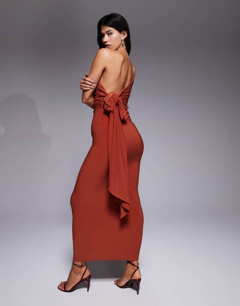 ASOS DESIGN - Gerafftes Maxikleid in Rot mit One-Shoulder-Träger und Schleife am Rücken-Lila von ASOS DESIGN