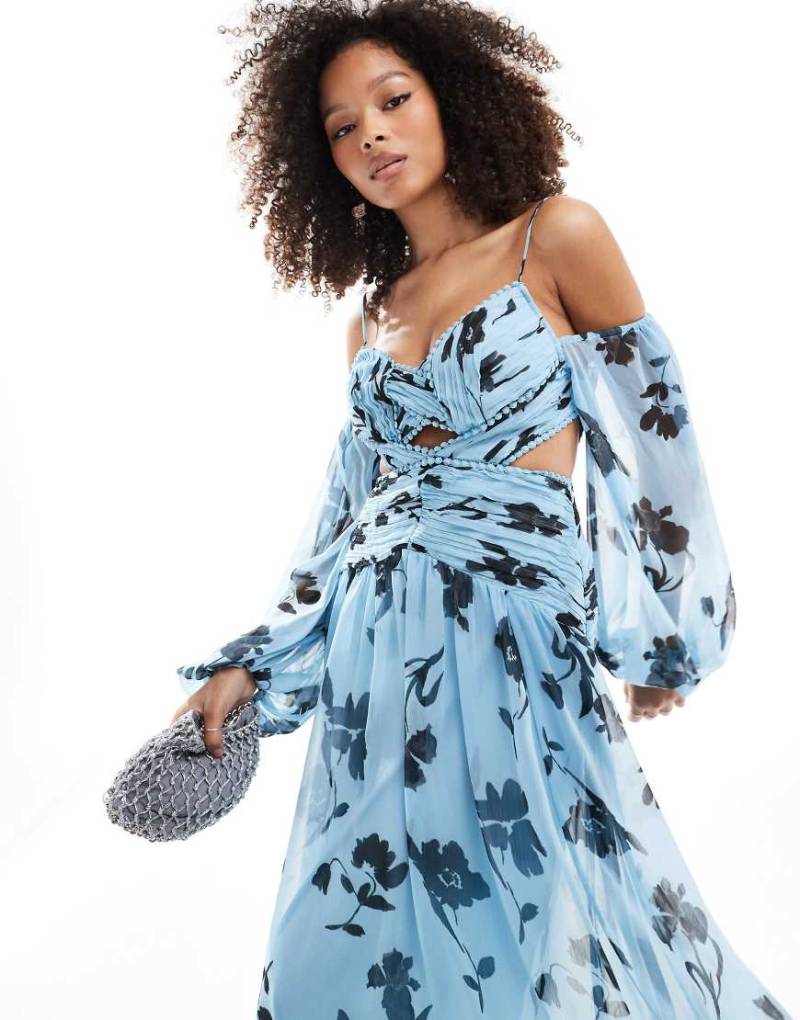 ASOS DESIGN - Gerafftes Maxikleid mit Blumenmuster auf blauem Hintergrund und Einsätzen aus Spitze-Bunt ASOS DESIGN - Gerafftes Maxikleid mit Blumenmuster auf blauem Hintergrund und Einsätzen aus Spitze-Bunt von ASOS DESIGN