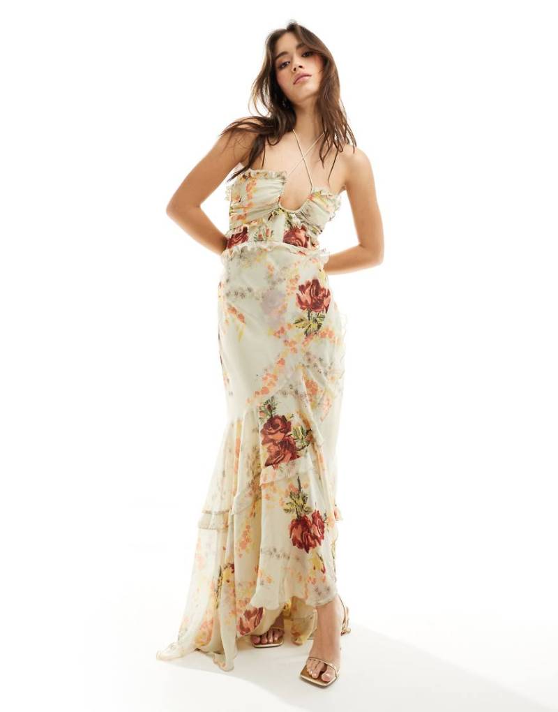 ASOS DESIGN - Gerafftes Neckholder-Maxikleid in Creme mit nach hinten abfallendem Saum und Blumenmuster-Bunt von ASOS DESIGN