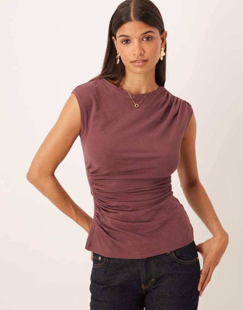 ASOS DESIGN - Gerafftes Tanktop aus Baumwolle in Burgunderrot von ASOS DESIGN