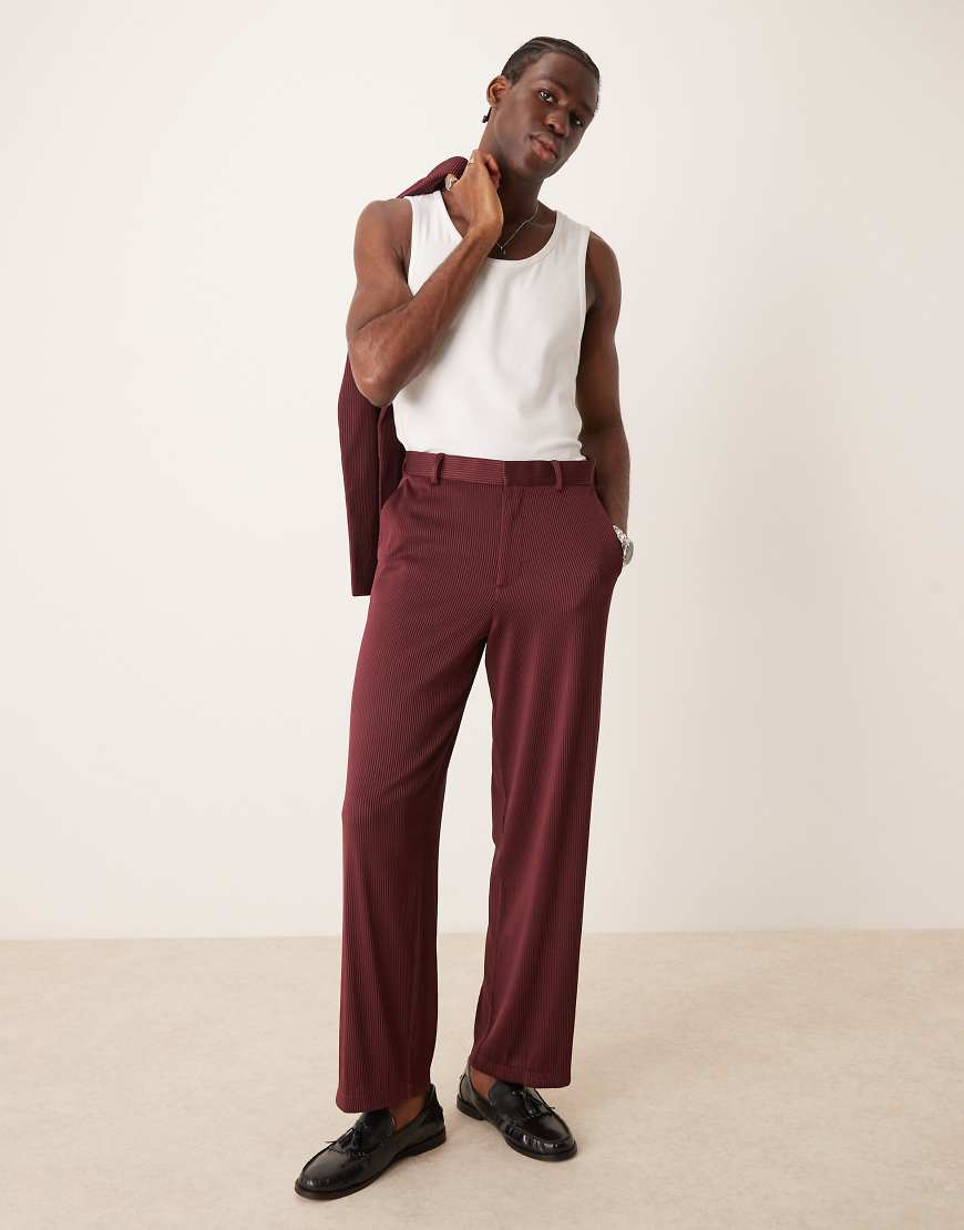 ASOS DESIGN - Gerippte Anzughose in Burgunderrot mit weitem Bein ASOS DESIGN - Gerippte Anzughose in Burgunderrot mit weitem Bein von ASOS DESIGN