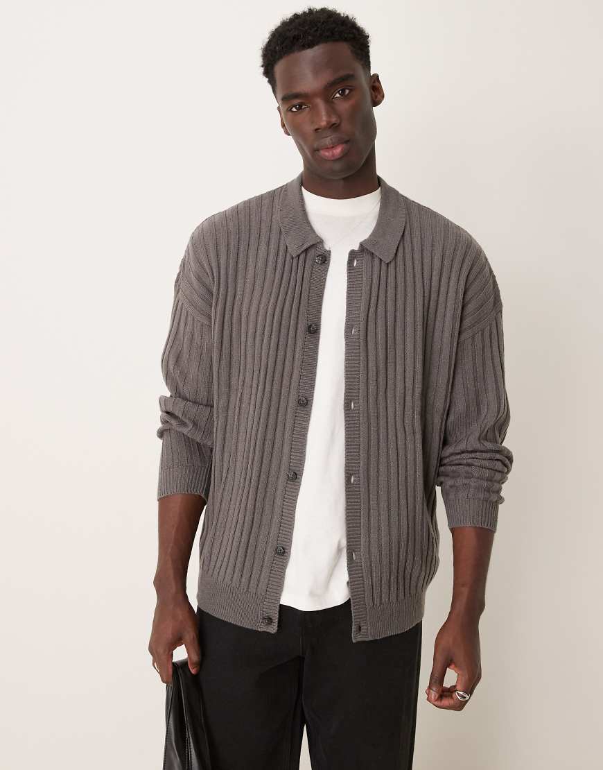 ASOS DESIGN - Gerippte Oversize-Strickjacke in Anthrazitgrau mit Kragen von ASOS DESIGN