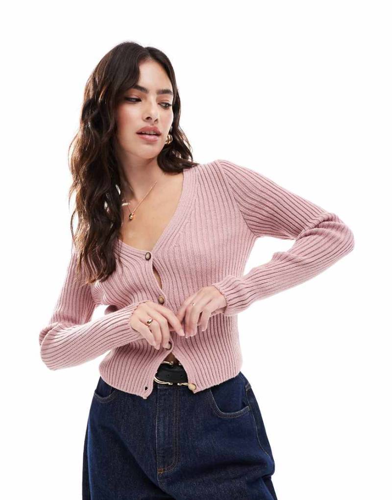 ASOS DESIGN - Gerippte Strickjacke in Rosa mit V-Ausschnitt von ASOS DESIGN