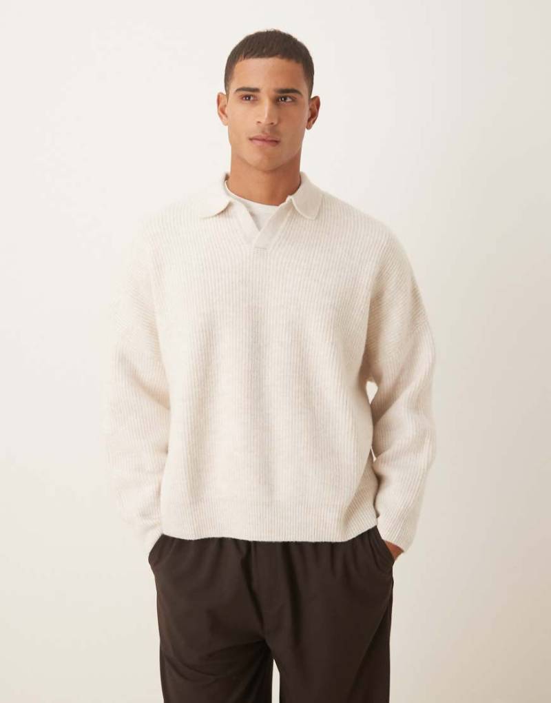 ASOS DESIGN - Gerippter Grobstrick-Pullover in haferbeige meliert mit extremer, kastiger Oversize-Passform und eingekerbtem Ausschnitt-Neutral von ASOS DESIGN