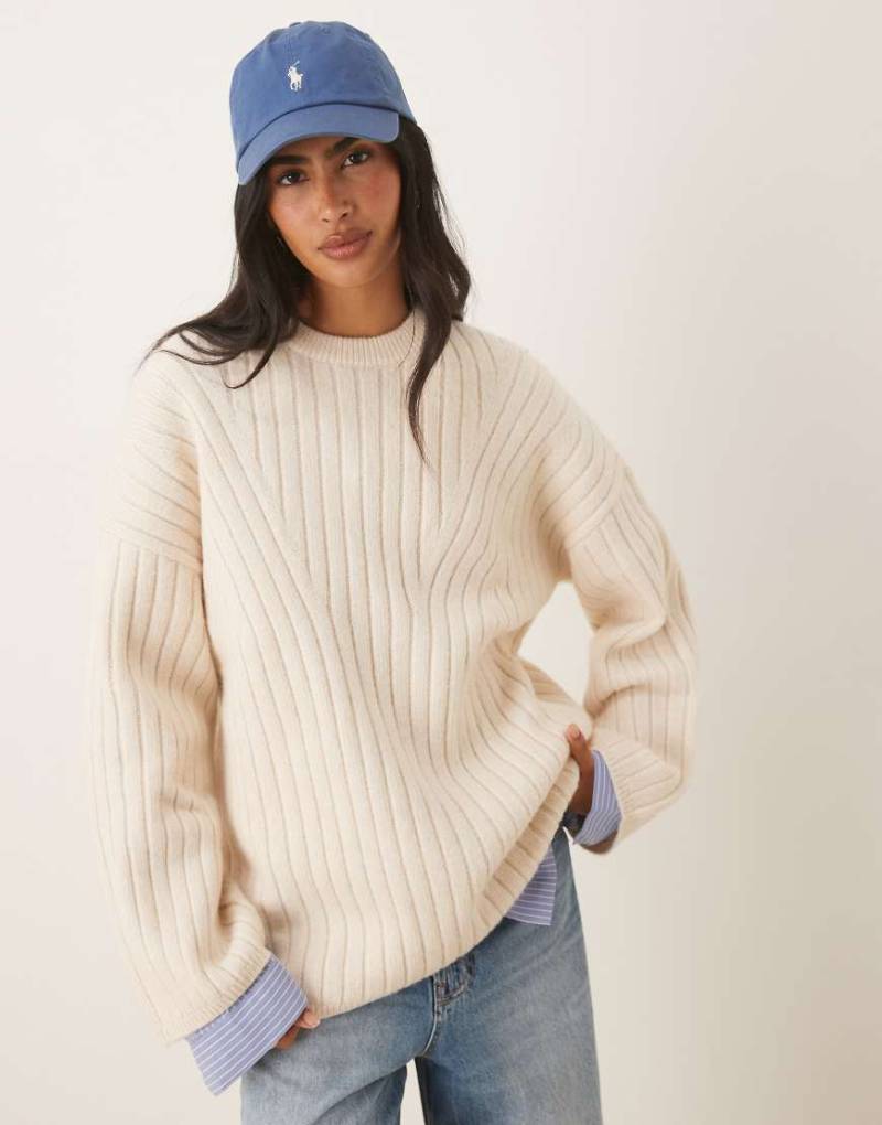 ASOS DESIGN - Gerippter Longline-Pullover in Creme mit Rundhalsausschnitt-Weiß von ASOS DESIGN