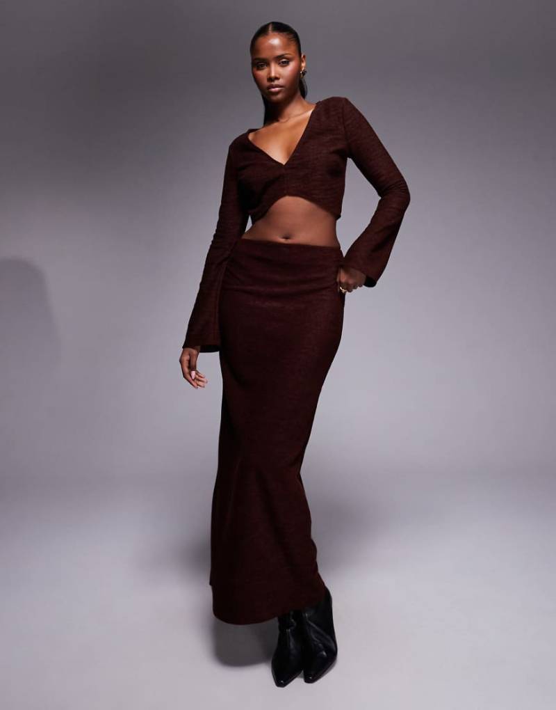 ASOS DESIGN - Gerippter Maxirock aus angerautem Stoff in Braun mit geradem Schnitt, Kombiteil-Brown von ASOS DESIGN