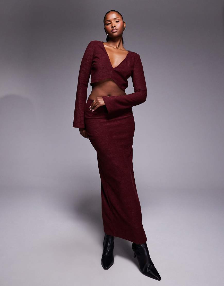 ASOS DESIGN - Gerippter Maxirock aus angerautem Stoff in Burgunderrot mit geradem Schnitt, Kombiteil von ASOS DESIGN