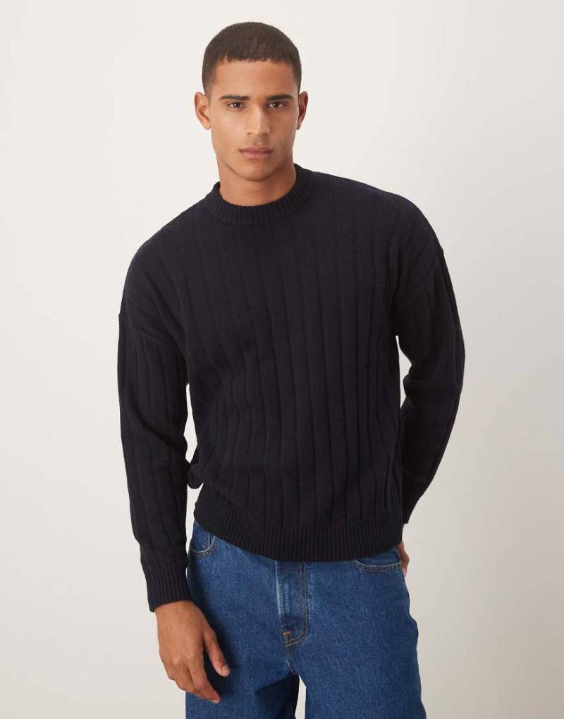 ASOS DESIGN - Gerippter Oversize-Strickpullover aus Lammwolle in dunklem Marineblau mit Rundhalsausschnitt ASOS DESIGN - Gerippter Oversize-Strickpullover aus Lammwolle in dunklem Marineblau mit Rundhalsausschnitt von ASOS DESIGN