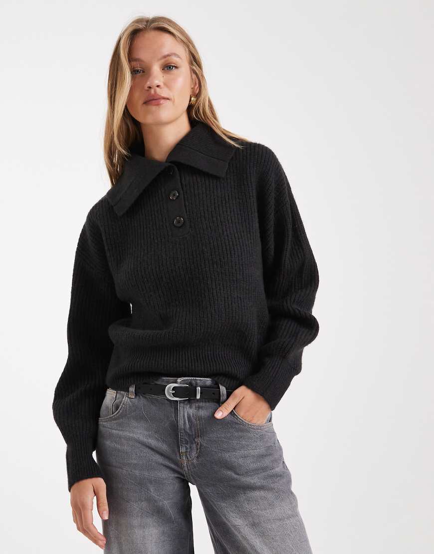 ASOS DESIGN - Gerippter Pullover in Schwarz mit Matrosenkragen und Patentmuster von ASOS DESIGN