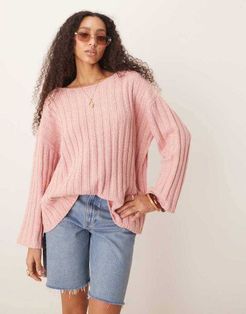 ASOS DESIGN - Gerippter Strickpullover in Rosa mit U-Boot-Ausschnitt von ASOS DESIGN