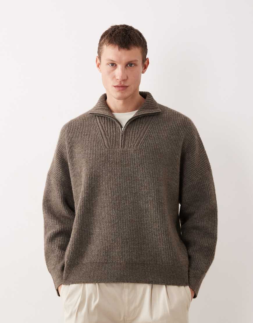 ASOS DESIGN - Gerippter Strickpullover in braun meliert mit extremer, kastiger Oversize-Passform und Stehkragen-Brown von ASOS DESIGN