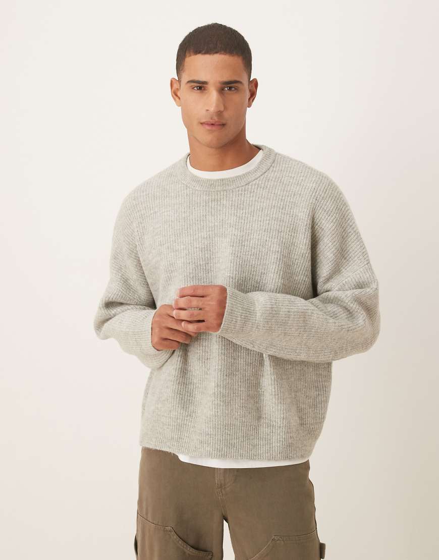 ASOS DESIGN - Gerippter Strickpullover in grau meliert mit extremer, kastiger Oversize-Passform von ASOS DESIGN
