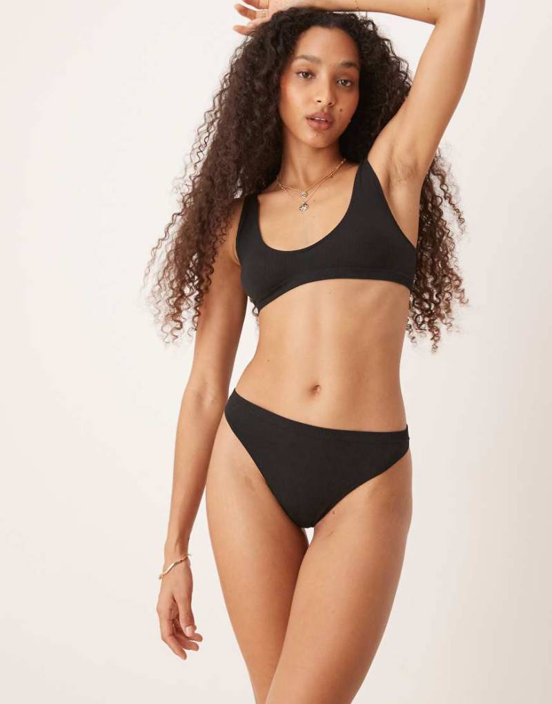 ASOS DESIGN - Gerippter String-Tanga in Schwarz von ASOS DESIGN