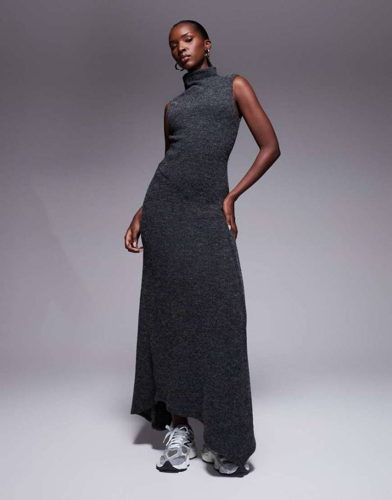 ASOS DESIGN - Geripptes, hochgeschlossenes Maxikleid mit asymmetrischem Saum-Grau von ASOS DESIGN