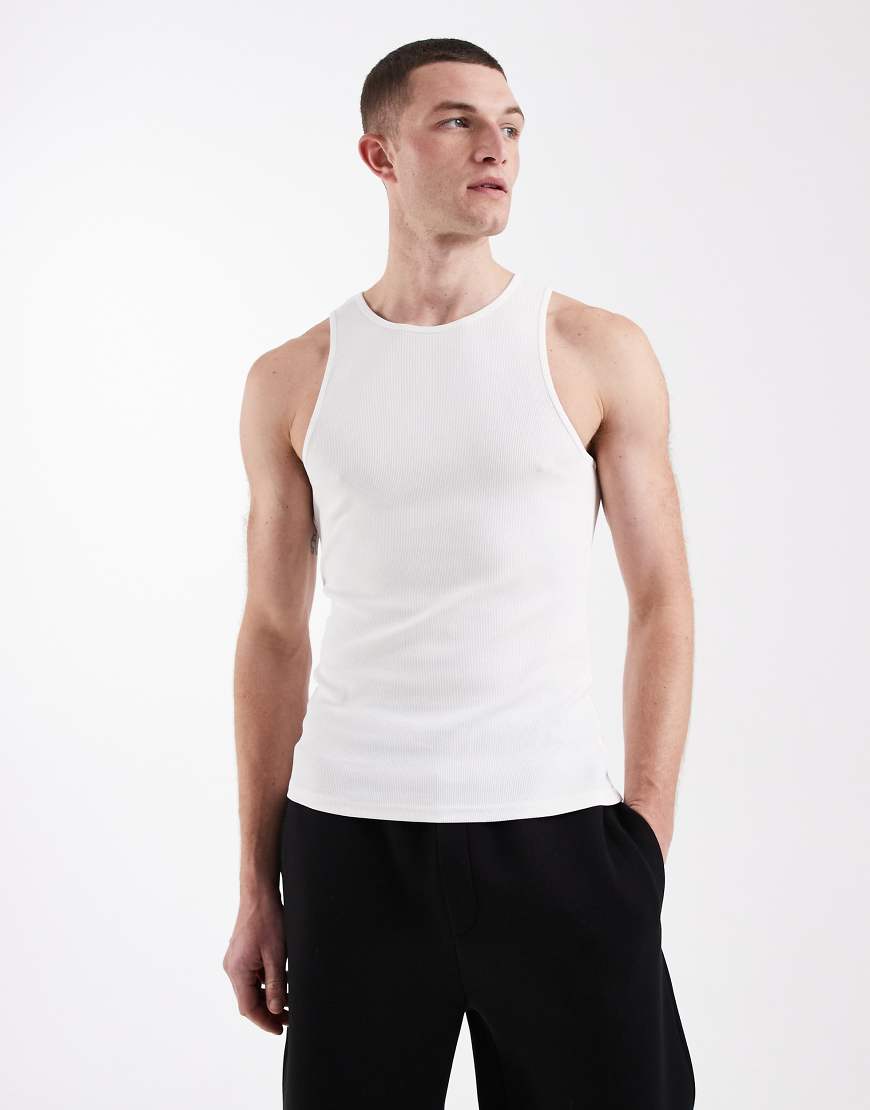 ASOS DESIGN - Geripptes Basic-Muskel-Trägertop in Weiß von ASOS DESIGN