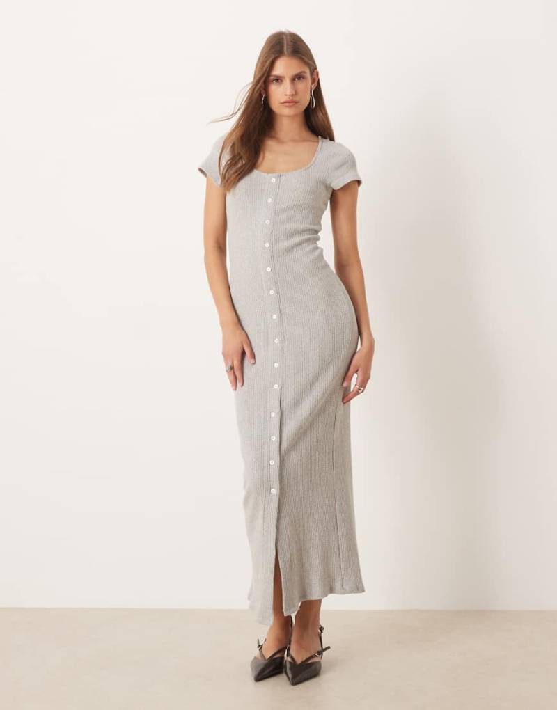 ASOS DESIGN - Geripptes Kleid in Grau mit durchgehender Knopfleiste von ASOS DESIGN
